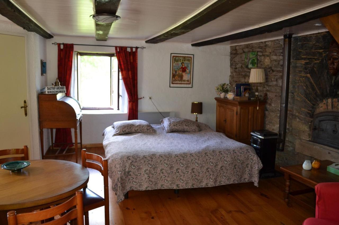 Hotel Domaine La Libaudie à La Bastide-Solages Extérieur photo